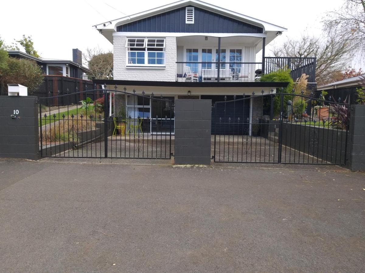 Graystone B & B Hamilton Luaran gambar