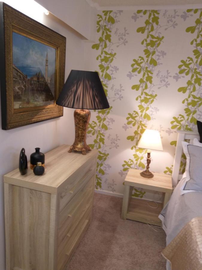 Graystone B & B Hamilton Luaran gambar