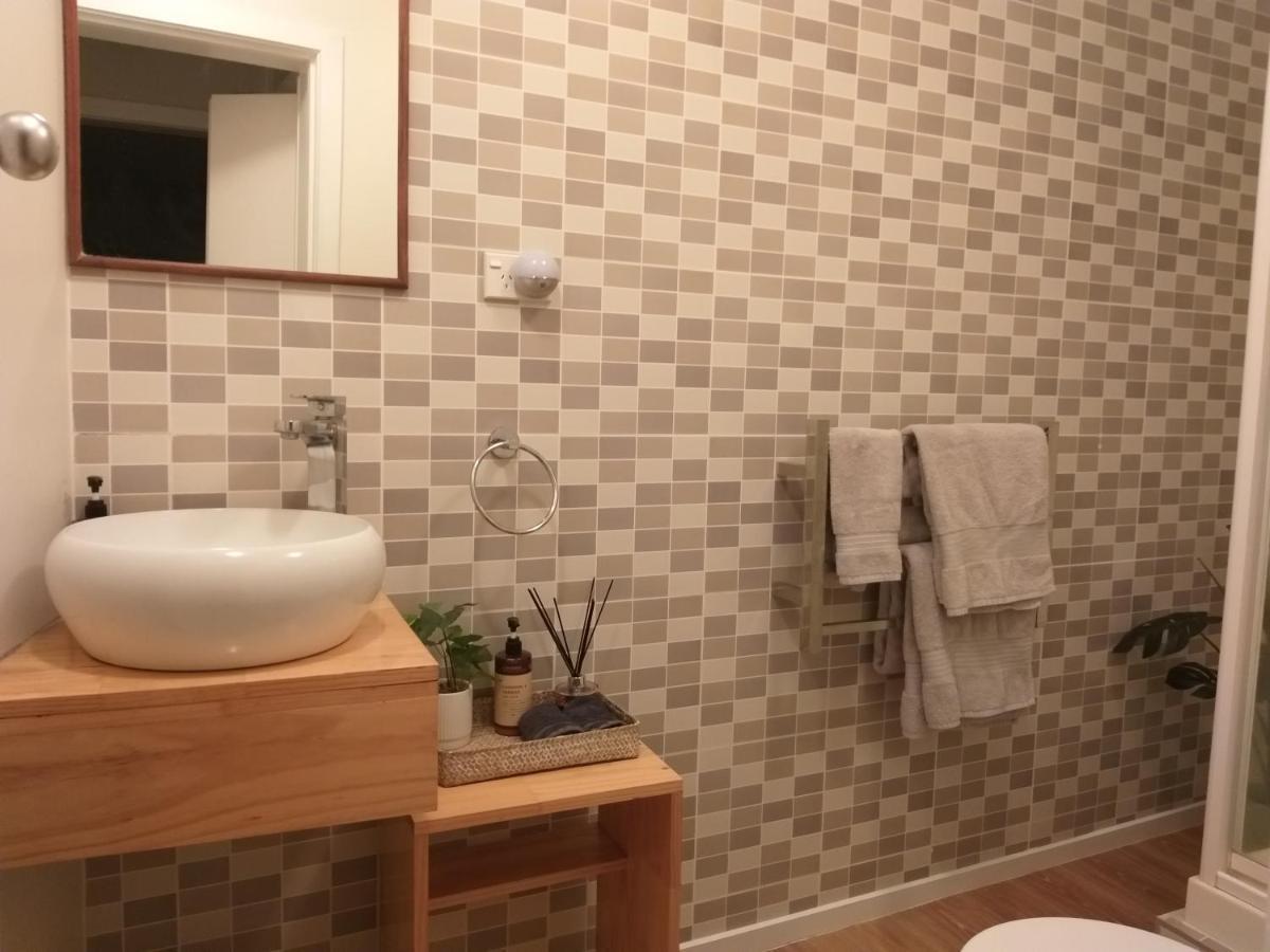 Graystone B & B Hamilton Luaran gambar